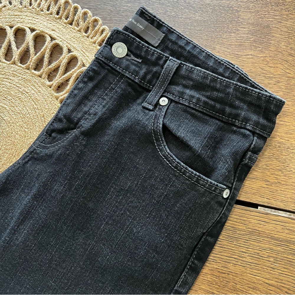 Levi's Women's Classic Black Denim Skinny Jeans Size 6p Black Mid Rise preowned - Picture 2 of 11